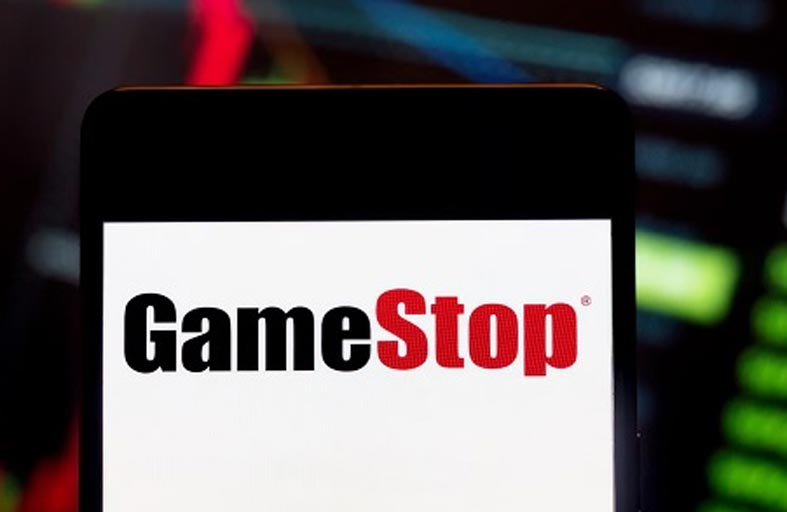 تشاجرا عبر الإنترنت.. فسافر ليقتله