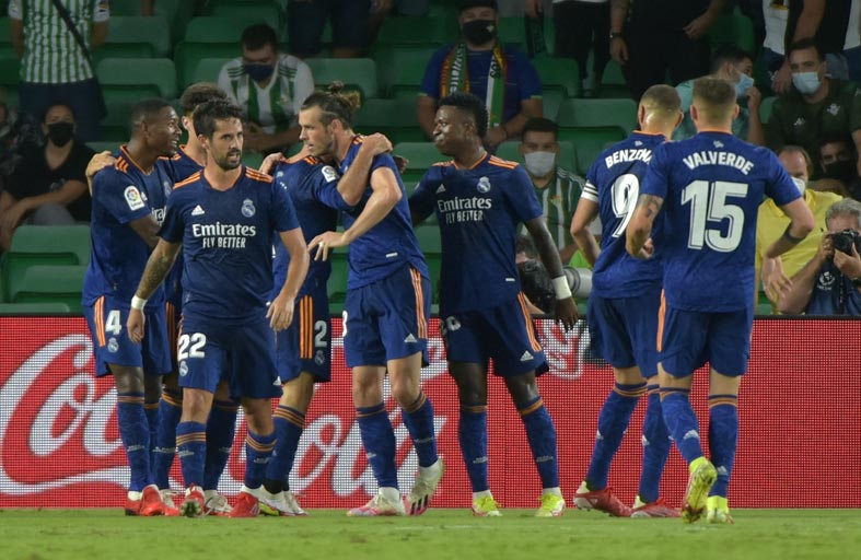 ريال مدريد يتصدر مؤقتا بفوز صعب على ريال بيتيس 