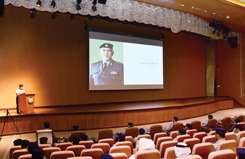 مدير عام شرطة أبوظبي يُدشن منظومتي «التميز» و «توجيه الأفكار» بملتقى القيادة الأول عام الخمسين