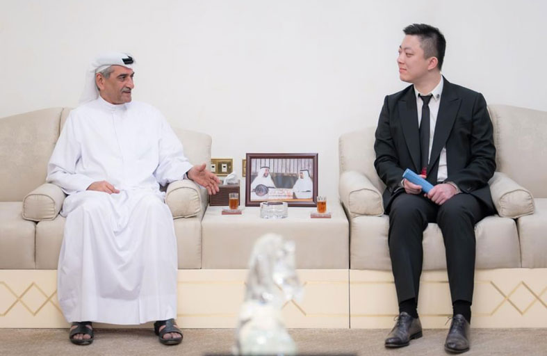 حمد الشرقي يستقبل رئيس مجلس إدارة مجموعة ياشا الصينية ويبحثان تعزيز التعاون