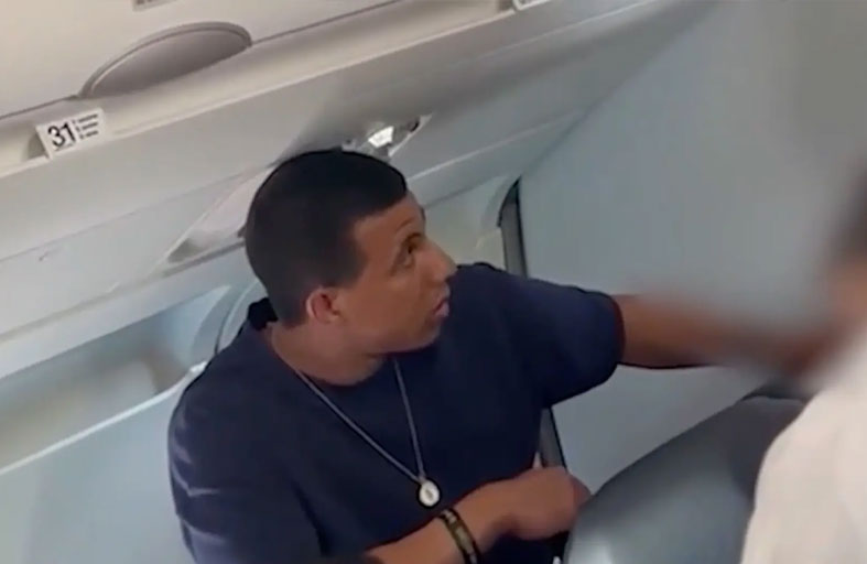 رعب على متن طائرة بسبب قول راكب: حاسوبي قنبلة