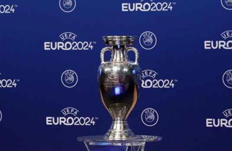 10 نجوم فازوا بأبطال أوروبا واليورو في موسم واحد