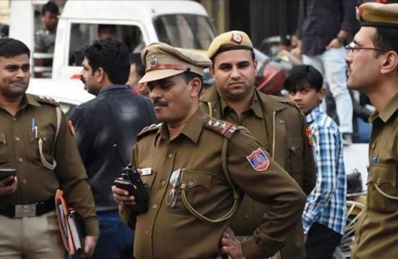 مكالمة تجمع شمل رجل بزوجته