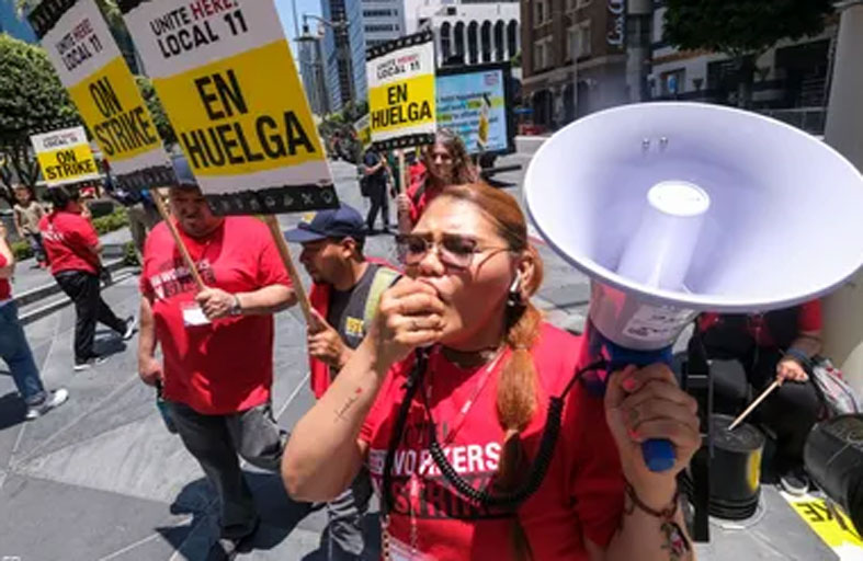 ممثلون أميركيون يطالبون بأجور عادلة