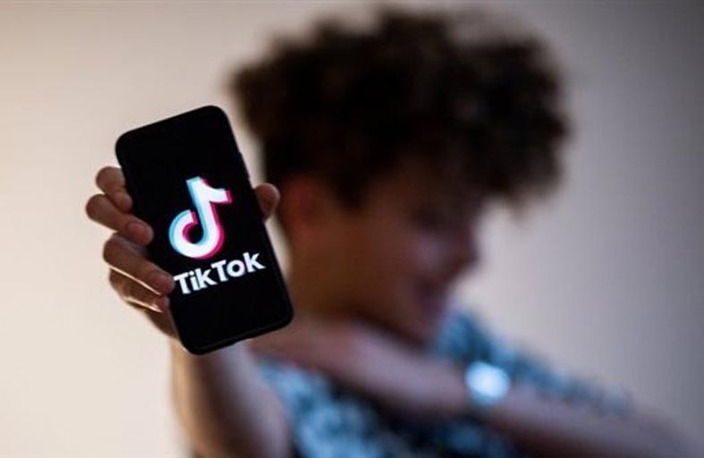 تحد خطير على «تيك توك» ينتشر بين طلاب الجامعات