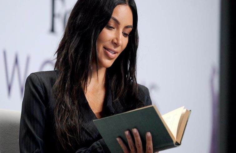 كيم كارداشيان تكشف عن فشلها في ممارسة المحاماه