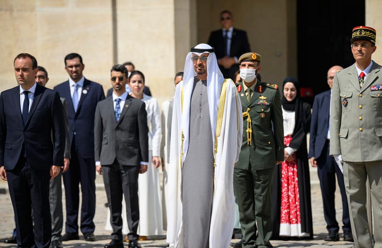 بدأ زيارة دولة إلى فرنسا .. رئيس الدولة يصل إلى قصر ليزانفاليد حيث جرت لسموه مراسم استقبال رسمية