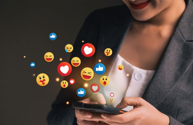 أثر السوشيال ميديا على الصحة النفسية لا تستهيني به أبداً