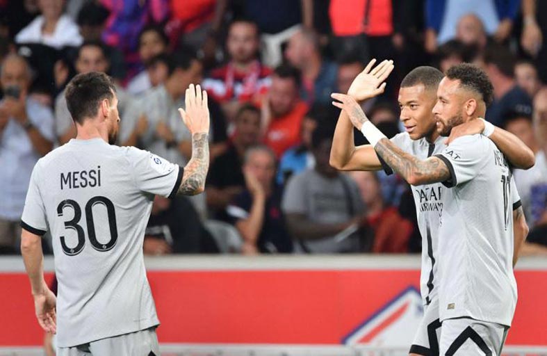 سان جرمان يستضيف موناكو بقيادة الثلاثي الناري 