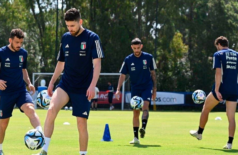 إيطاليا تسعى لإيجاد حلول هجومية قبل موقعة إنكلترا 