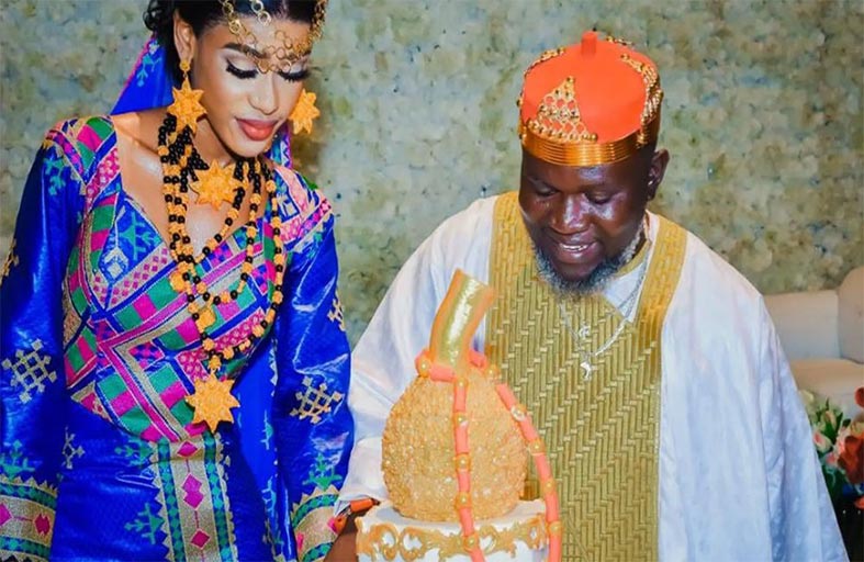 لاعب يرسل شقيقه ليقف مكانه بحفل زفافه