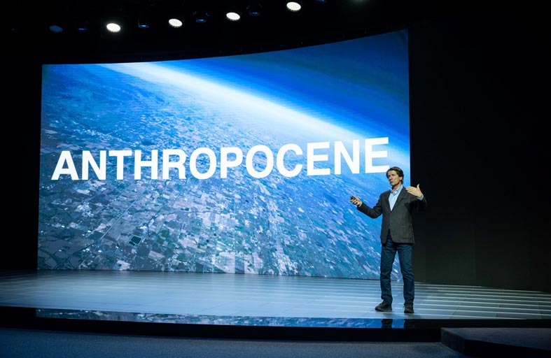 جيمس بالوغ لـ«اكسبوجر 2023»: البشر وحدهم قادرون على إعادة التوازن إلى العالم