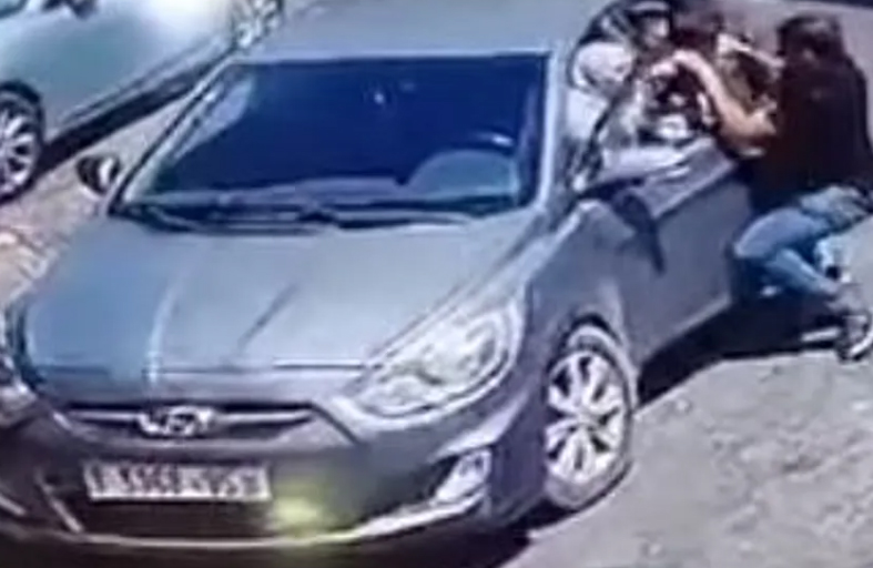 إشادات وتكريم لشاب فلسطيني أنقذ طفلة من الموت