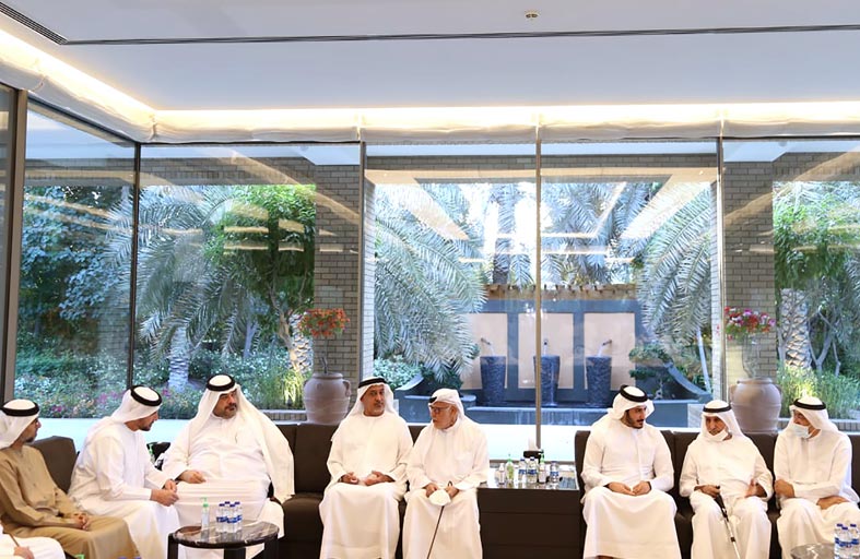 سلطان بن خليفة يعزي بوفاة ماجد الفطيم