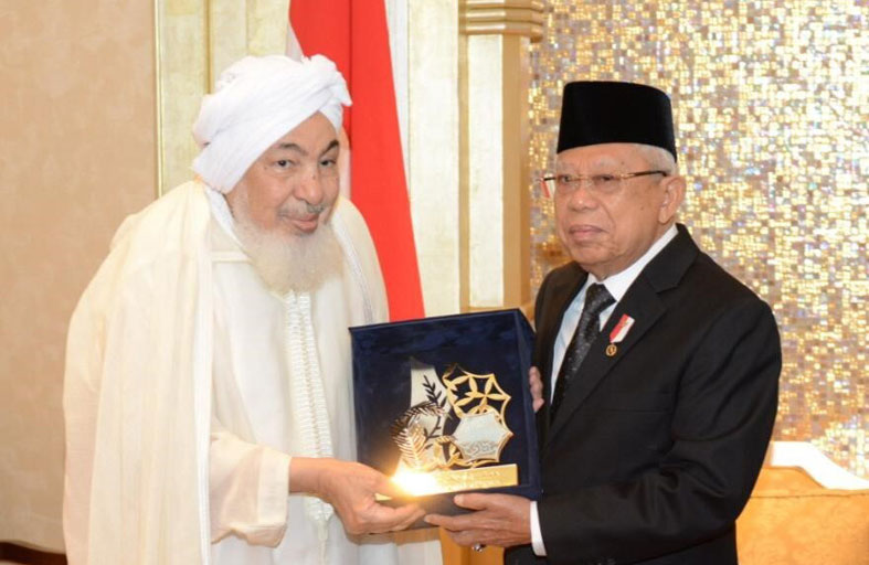 الرئيس الإندونيسي يفوز بجائزة منتدى أبوظبي للسلم