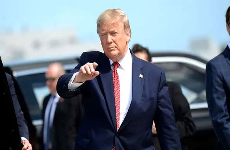 ترامب يجعل من طول قامته حجة في حملته الانتخابية 