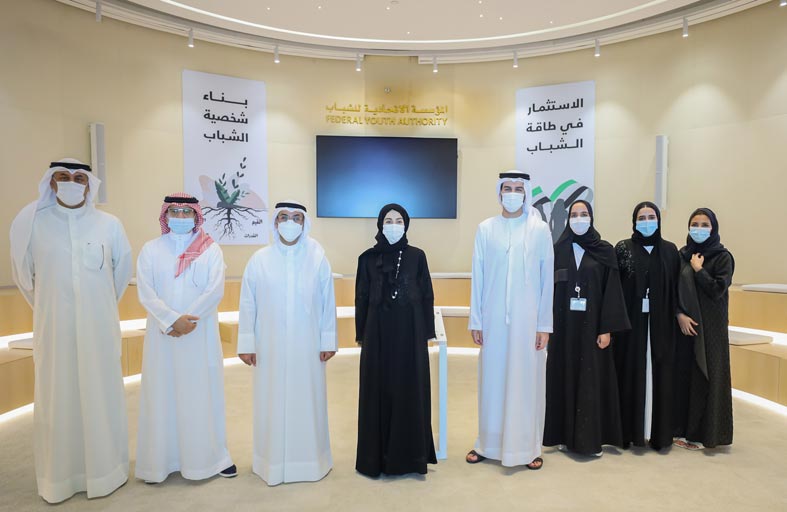 أمين عام مجلس التعاون الخليجي يزور مرافق مركز شباب أبوظبي