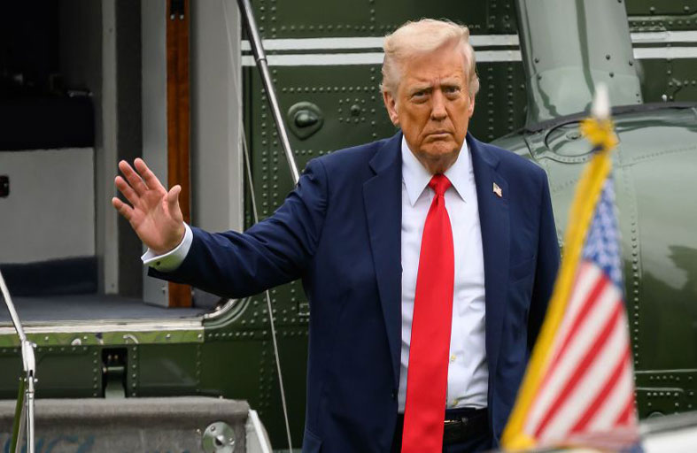 ترامب يتّهم «اليسار الراديكالي»بـ«التحريض ضد شرطة الهجرة» 