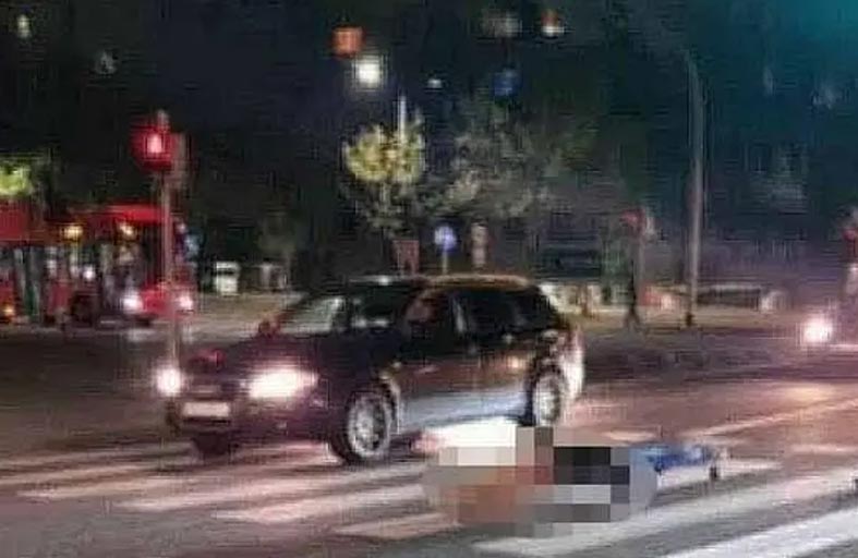 سقطت الجثة من سيارة الجنازة