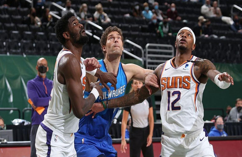 ميلووكي باكس وفينيكس صنز لإحراز لقب طال انتظاره 