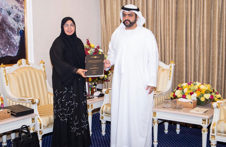 ولي عهد الفجيرة يستقبل عائشة اليماحي ويهنئها بحصولها على الدكتوراه