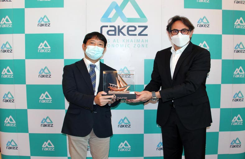 وفد تجاري ياباني يبحث مع مناطق رأس الخيمة الاقتصادية الفرص الاستثمارية المتاحة