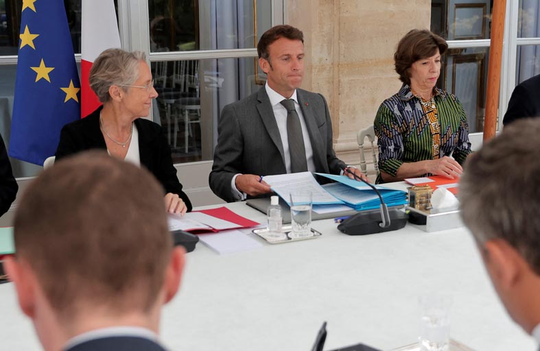 ماكرون إلى أفريقيا.. رحلة «محورية» بأهداف محددة