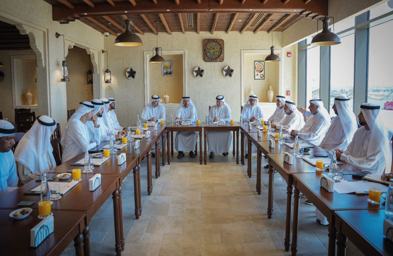 الشارقة لإدارة الأصول والمجلس البلدي لمدينة كلباء يناقشان سبل تعزيز التعاون المشترك 