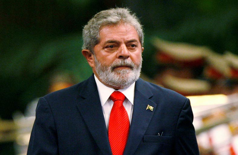 الرئيس البرازيلي الأسبق لولا يدعم ماكرون 