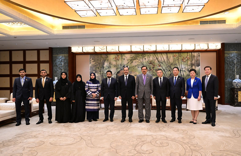 صقر غباش يلتقي نائب سكرتير الحزب الشيوعي لشعب بلدية شنغهاي