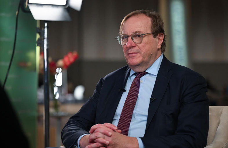 الرئيس والمدير التنفيذي للمجلس الأطلسي:  مشهد الطاقة العالمي سيشهد تحولا حقيقيا في عام 2024