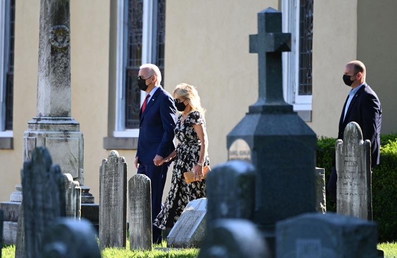 بعد كارثة أفغانستان: مطالبات باستقالة فريق بايدن...أو طرده