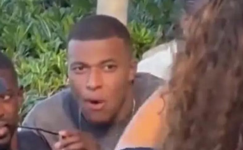 نظرة مبابي تمنح فتاة عادية شهرة «لا تصدق»