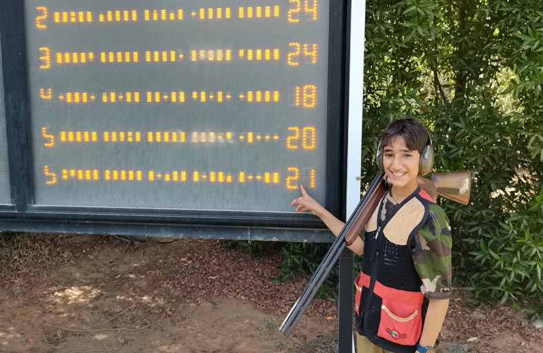 ابن فطيس والحمادي يتصدران اليوم الافتتاحي لبطولة رماية الأطباق 