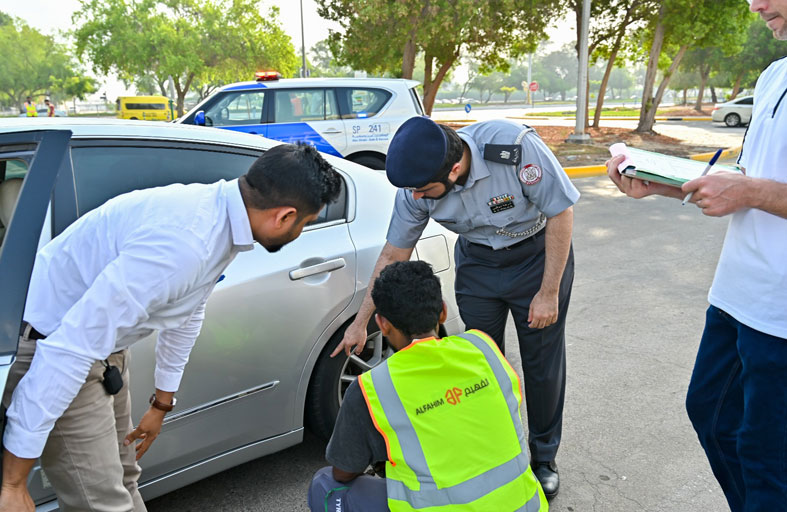 شرطة أبوظبي تعزز وعي السائقين للتأكد من سلامة إطارات مركباتهم ميدانياً