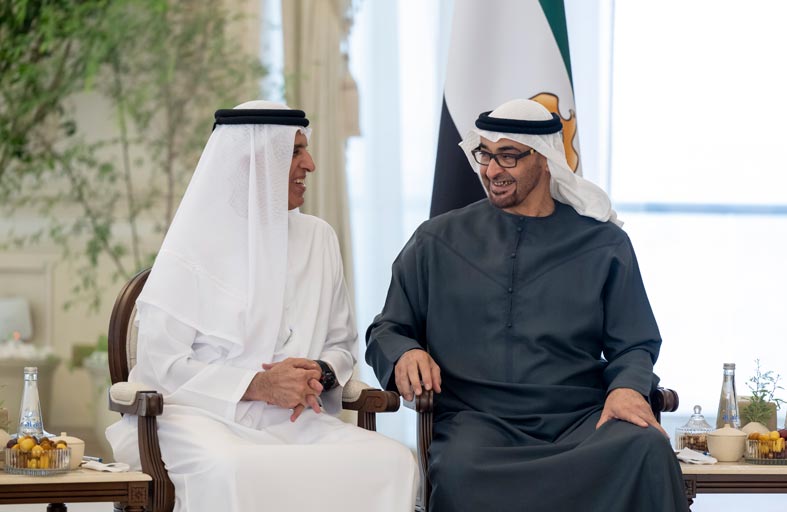 رئيس الدولة يبحث مع حاكم رأس الخيمة عدداً من القضايا التي تتعلق بشؤون الوطن والمواطن  