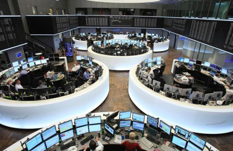 أسهم أوروبا تتراجع بعد أسبوع قاس بسبب رسوم ترامب الجمركية 