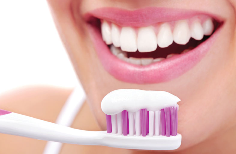 يخفف الألم.. معجون أسنان مصنوع من الشعر