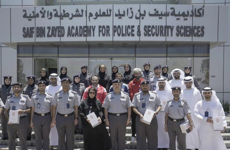 شرطة أبوظبي تحتفل «بيوم الموهوب الإماراتي»