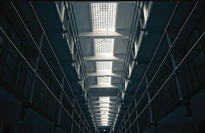 شبح السجن يلوح بالأفق.. الديون تفتك بالآلاف في تونس