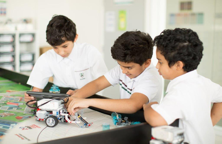 أكاديمية الشيخ زايد الخاصة للبنين تنال لقب مدرسة آبل المميزة