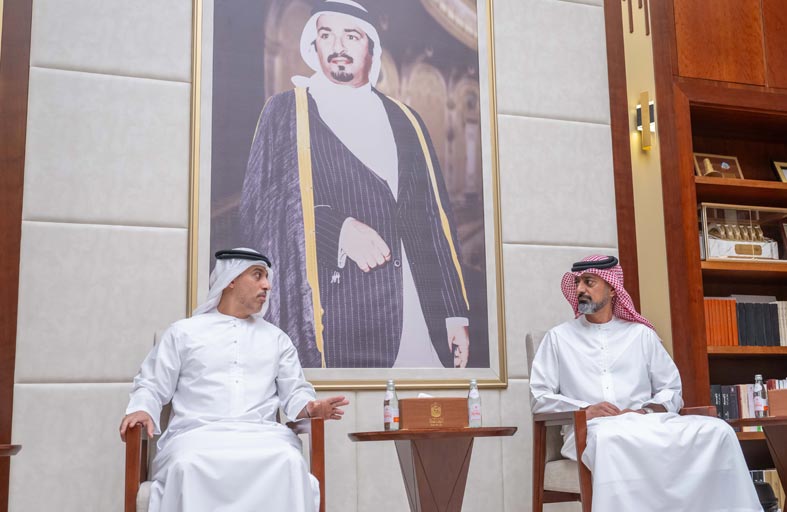عمار بن حميد يطلع على استراتيجية وخطط وزارة التربية والتعليم