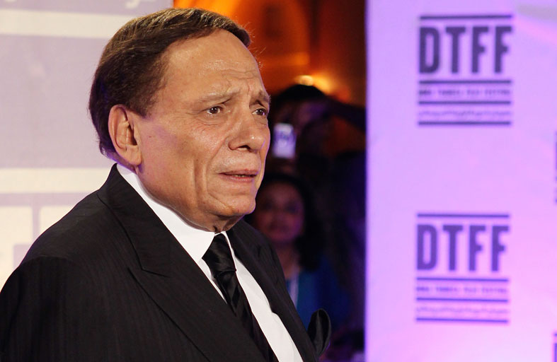 شائعة وفاة عادل إمام.. نفي عائلي ومهني 