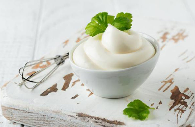 لماذا يجب التقليل من تناول المايونيز؟