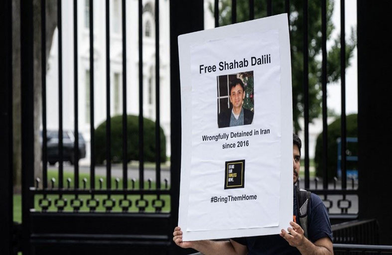 إيراني مسجون في طهران يبدأ إضرابا عن الطعام