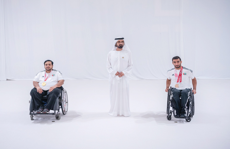 محمد بن راشد يستقبل بعثة منتخب الإمارات المشاركة في دورة الألعاب البارالمبية ويشيد بإنجازاتهم