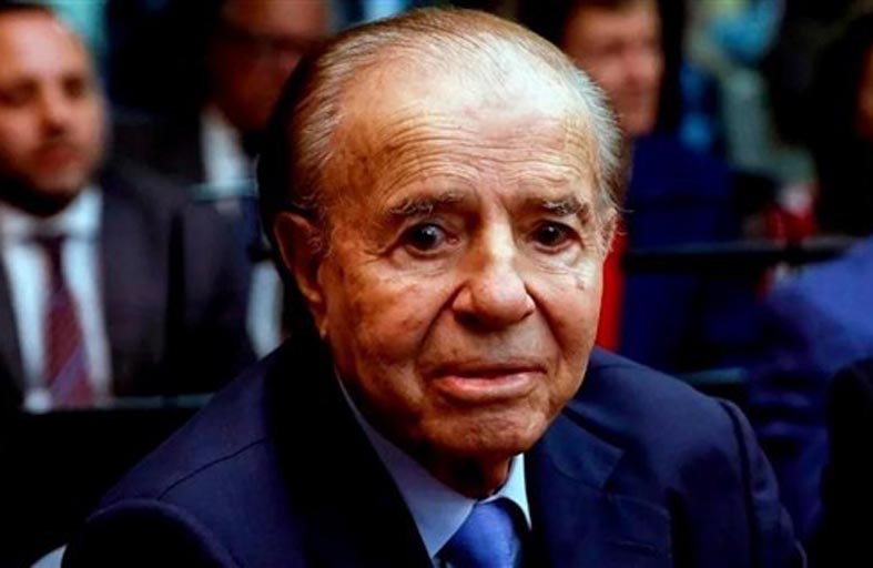 نقل الرئيس الأرجنتيني السابق كارلوس منعم إلى المستشفى