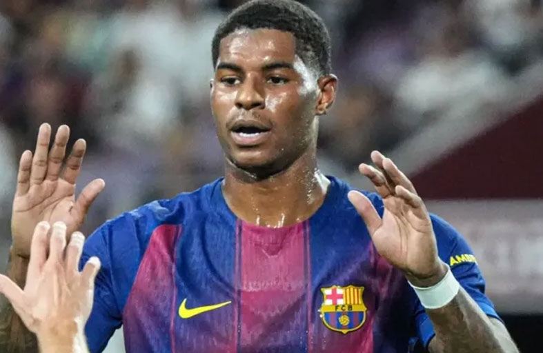  راشفورد يسجّل أول أهدافه مع برشلونة 