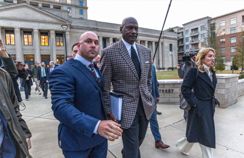 مايكل جوردان يقاضي سلسلة سباقات ناسكار بتهم احتكار 