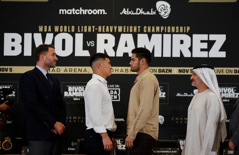 أبوظبي تتوج بطل العالم للملاكمة  في وزن خفيف الثقيل